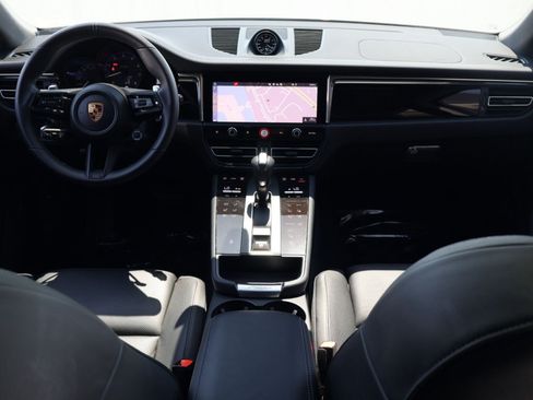 Certified 2026 Porsche Macan AWD/4WD image 21