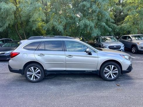Used 2018 Subaru Outback 2.5i Limited AWD/4WD image 2