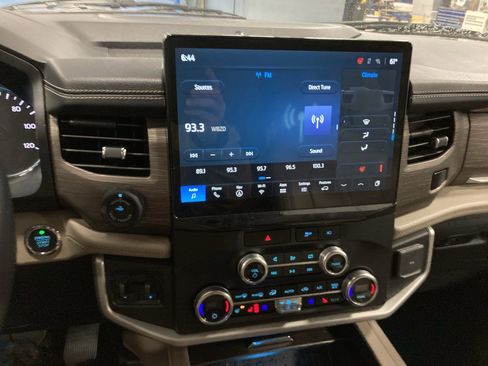 Used 2023 Ford Expedition Max Limited image 14