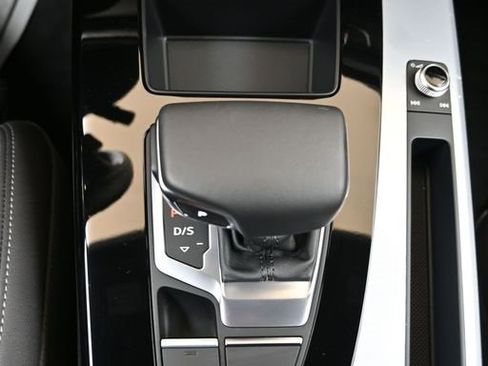 Certified 2025 Audi Q5 2.0T Premium w/ Convenience Plus Package image 36