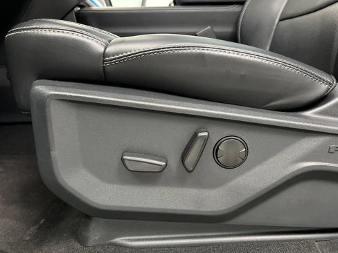 Used 2025 Ford Expedition Platinum AWD/4WD image 13