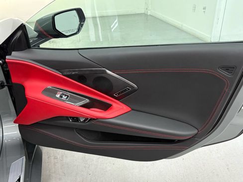 Used 2023 Chevrolet Corvette Stingray Premium Conv w/ Z51 Performance Package RWD image 27
