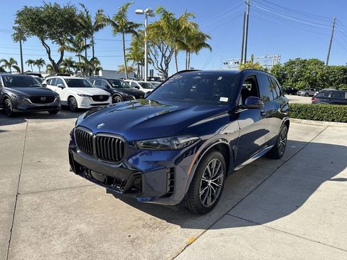 Used 2024 BMW X5 xDrive40i w/ M Sport Package AWD/4WD image 9