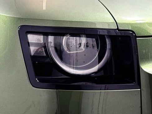 New 2026 Land Rover Defender 110 X-Dynamic SE image 15