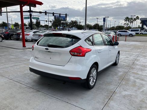 Used 2017 Ford Focus SE FWD image 9