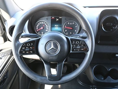 Used 2023 Mercedes-Benz Sprinter 2500 image 7