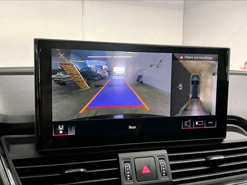 Used 2025 Audi Q5 e Premium Plus w/ Premium Plus Package image 23