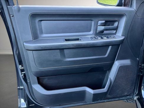 Used 2018 RAM 1500 Express w/ Black Ram 1500 Express Group AWD/4WD image 20