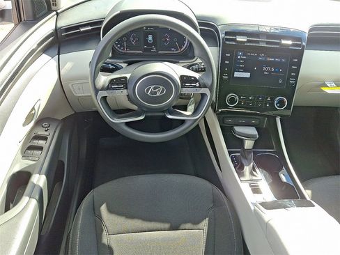 Used 2023 Hyundai Tucson SE image 12