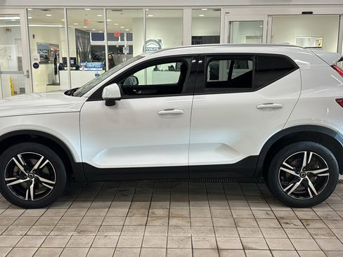 Certified 2023 Volvo XC40 B5 Core w/ Protection Package Premier image 8