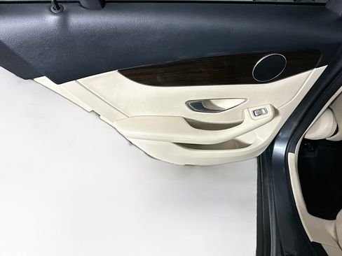 Used 2018 Mercedes-Benz GLC 300 image 34