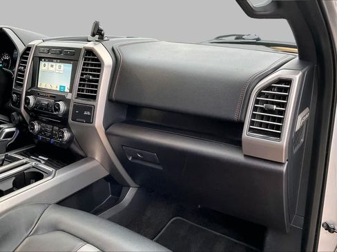 Used 2018 Ford F150 Platinum w/ Equipment Group 701A Luxury AWD/4WD image 19