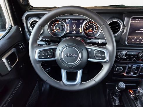 Used 2023 Jeep Gladiator Overland w/ Cold Weather Group image 21