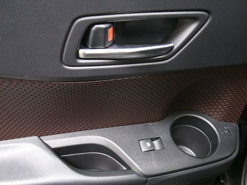 Used 2019 Toyota C-HR Limited image 21