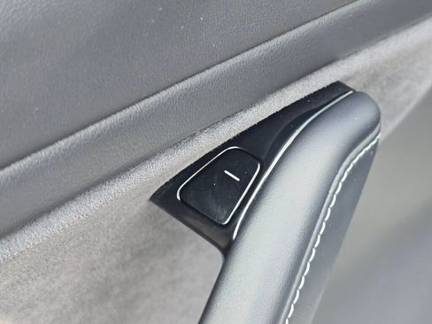 Used 2018 Tesla Model 3 Long Range RWD image 19