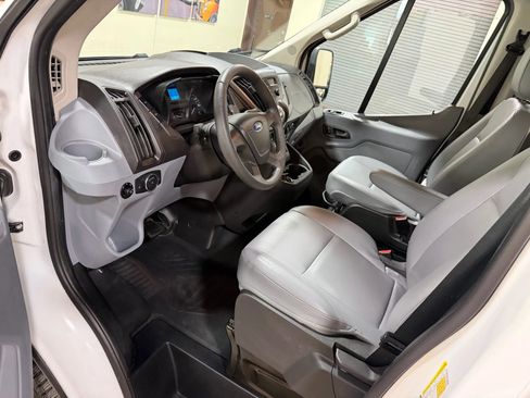 Used 2019 Ford Transit 350 XL image 40