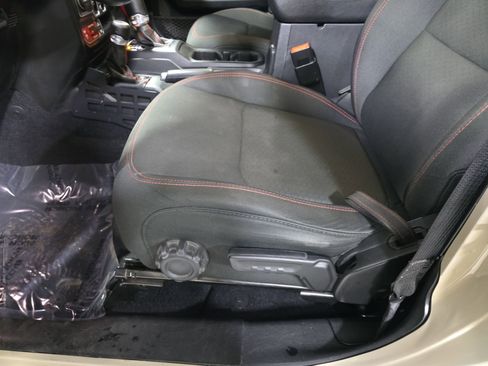 Used 2020 Jeep Gladiator Rubicon w/ Cold Weather Group AWD/4WD image 28