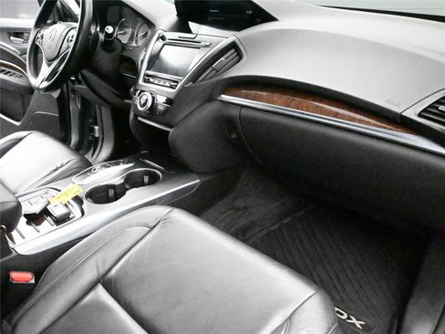 Used 2018 Acura MDX BASE image 18