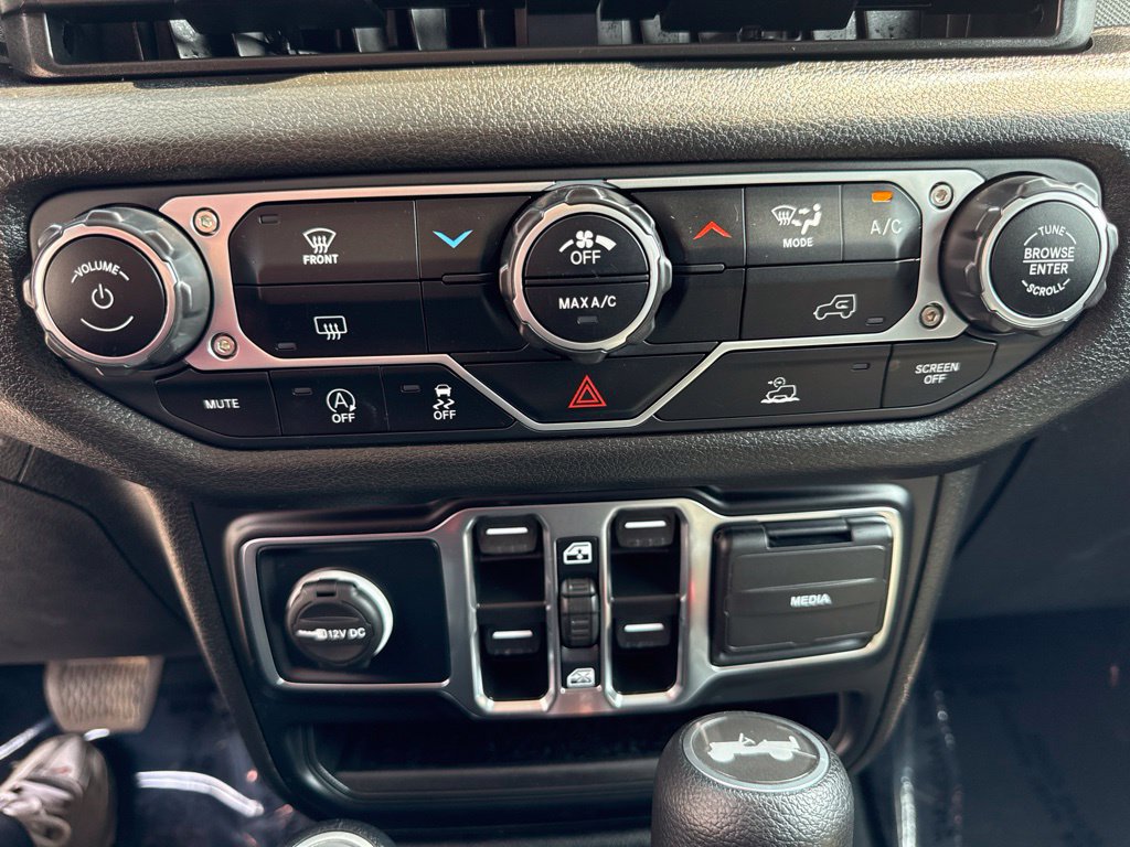 Used 2024 Jeep Wrangler Unlimited Sport AWD/4WD image 35