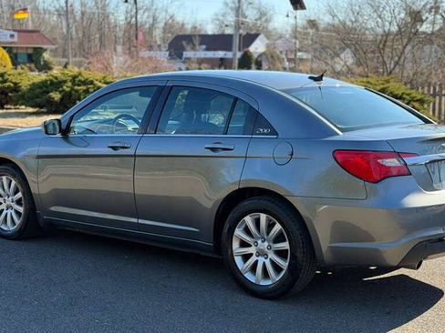 Used 2012 Chrysler 200 Touring image 5