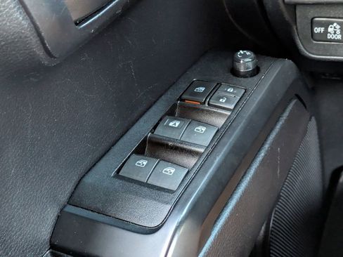 Used 2020 Toyota Tacoma SR w/ SR Convenience Package image 21