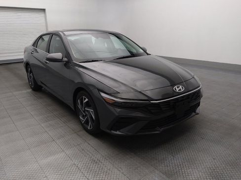 Used 2025 Hyundai Elantra SEL FWD image 13