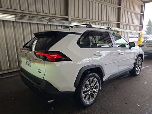 Used 2020 Toyota RAV4 XLE Premium AWD/4WD image 4