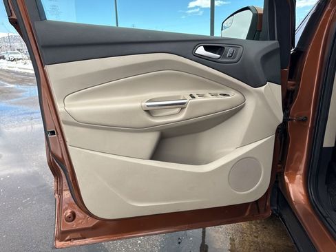 Used 2017 Ford Escape SE image 10