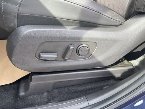 Used 2024 Kia Carnival LX FWD image 26