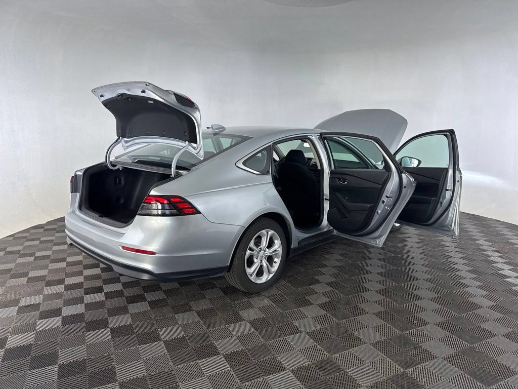 Certified 2025 Honda Accord LX image 15