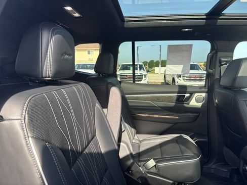 Used 2026 Buick Enclave Avenir w/ Super Cruise Package AWD/4WD image 41
