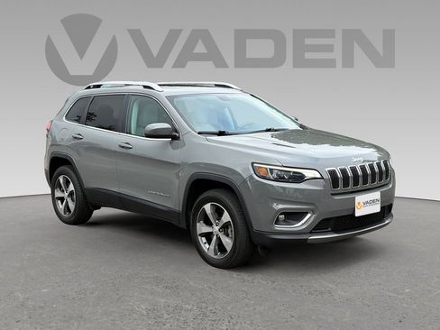 Used 2020 Jeep Cherokee Limited image 1