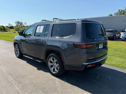 Used 2022 Jeep Wagoneer Series II AWD/4WD image 4