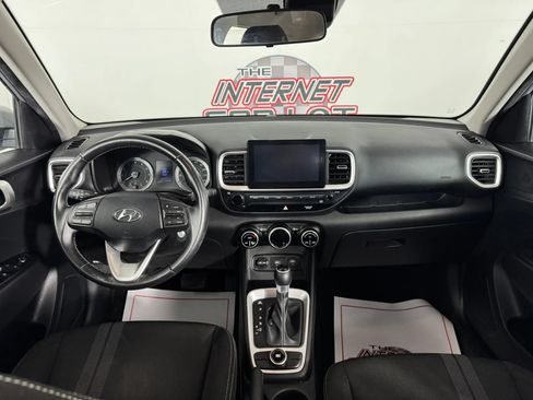 Used 2021 Hyundai Venue SEL FWD image 11
