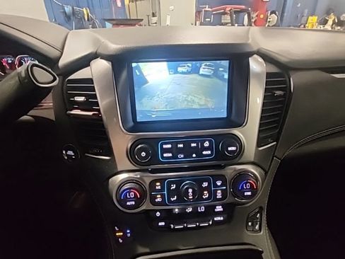 Used 2019 Chevrolet Suburban Premier AWD/4WD image 13
