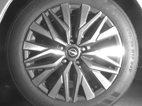 Used 2025 Nissan Altima 2.5 SV FWD image 14