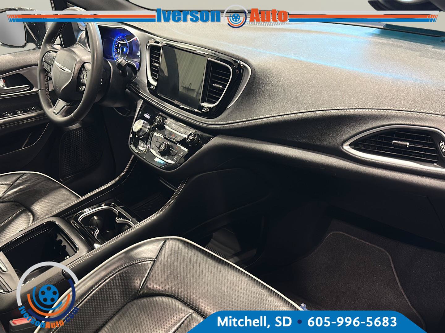 Used 2025 Chrysler Pacifica Limited FWD image 35