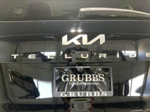 Used 2025 Kia Telluride LX FWD image 37