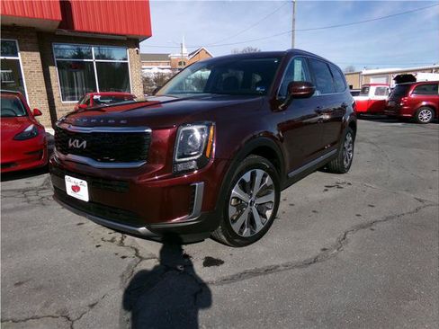 Used 2022 Kia Telluride S image 2