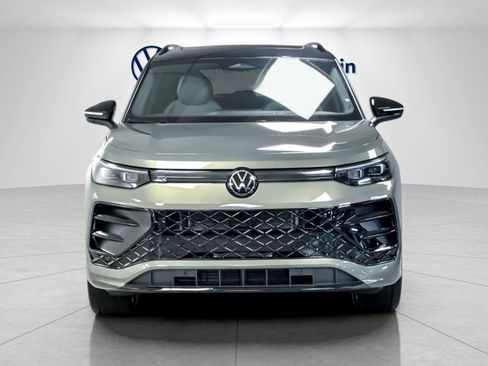 New 2026 Volkswagen Tiguan SE R-Line image 8