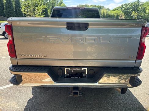 Used 2025 Chevrolet Silverado 2500 LT w/ Convenience Package image 6