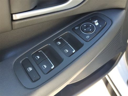 Used 2023 Hyundai Sonata SEL Plus w/ Preferred Accessory Package image 18