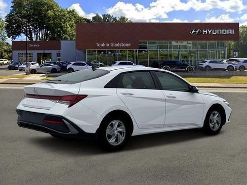 New 2026 Hyundai Elantra SE FWD image 8