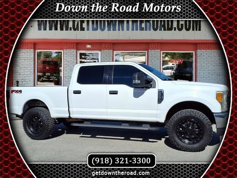 Used 2017 Ford F250 XLT w/ XLT Value Package image 1