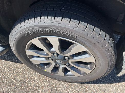 Used 2021 Toyota Sequoia Limited w/ Safety & Convenience Package AWD/4WD image 8