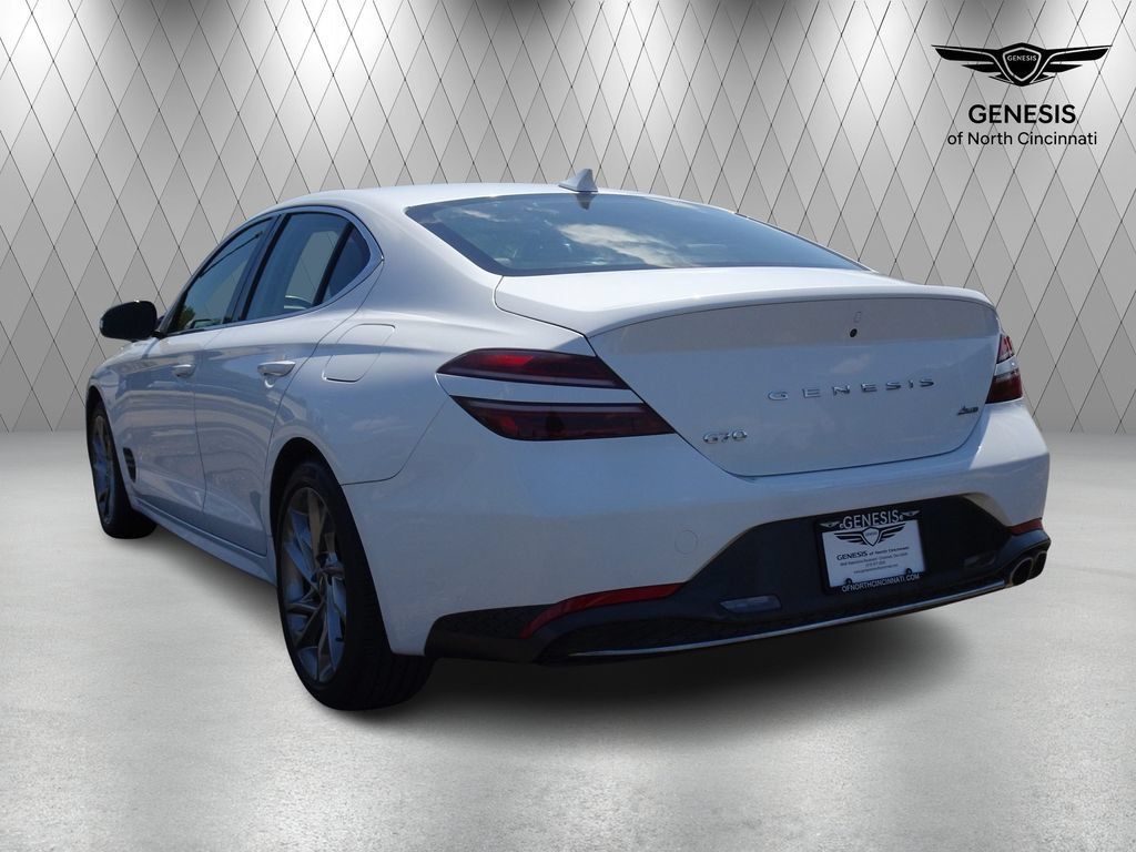 Used 2022 Genesis G70 2.0T AWD/4WD image 3