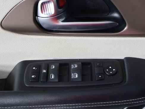 Used 2023 Chrysler Voyager LX FWD image 30