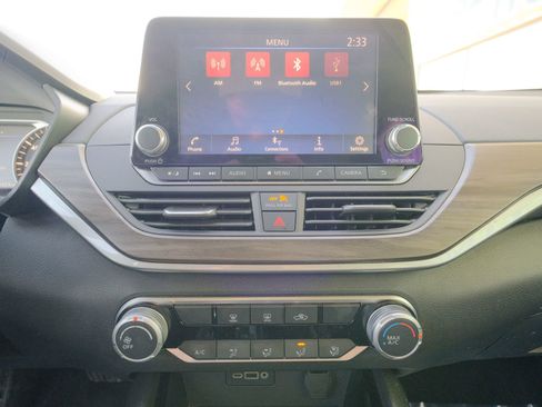 Used 2024 Nissan Altima 2.5 SV image 33