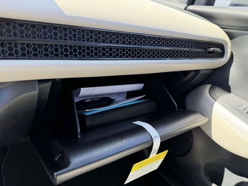 New 2026 Honda HR-V LX image 29