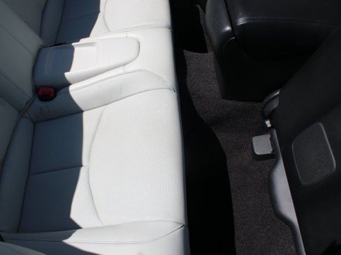 Used 2014 INFINITI Q60 Convertible w/ Premium Package RWD image 30